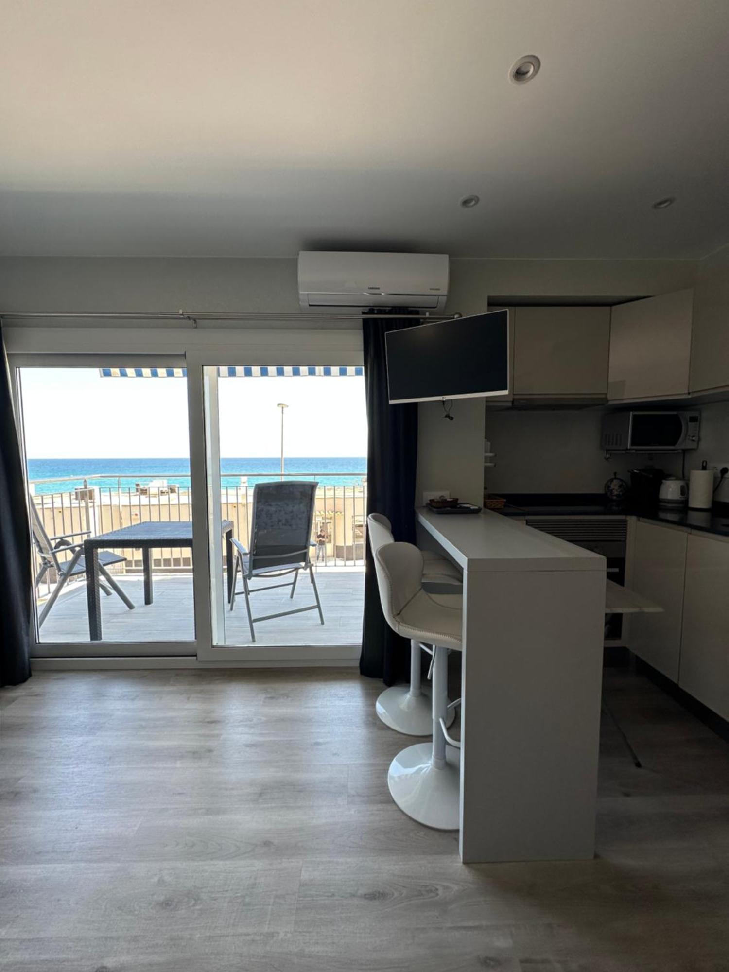 Estudio Con Impresionantes Vistas Al Mar Blanes Exterior photo