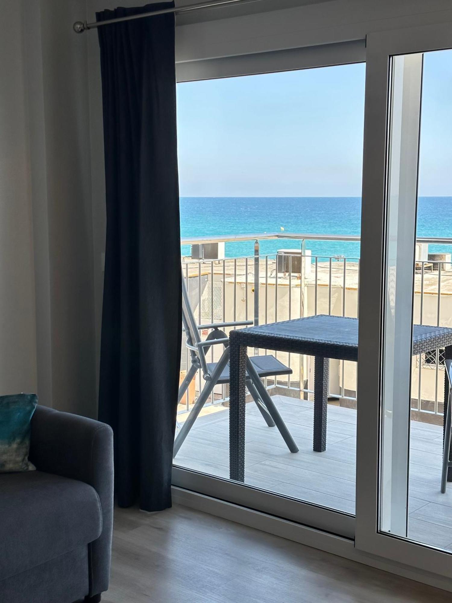 Estudio Con Impresionantes Vistas Al Mar Blanes Exterior photo