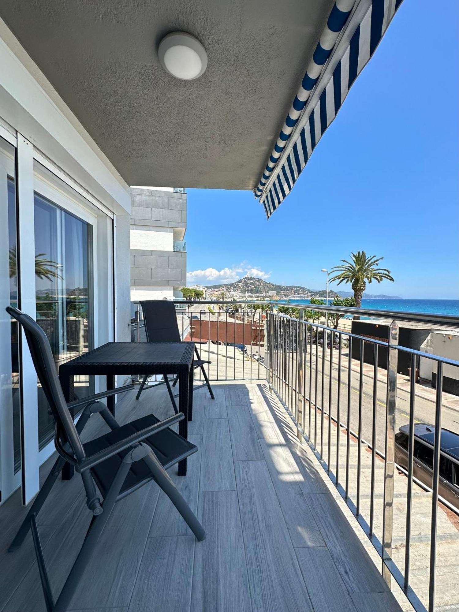 Estudio Con Impresionantes Vistas Al Mar Blanes Exterior photo